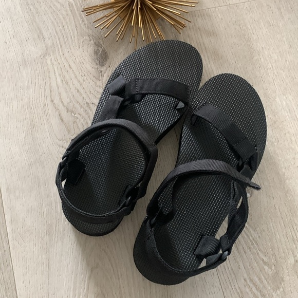 Teva Black Platform Sandals - Picture 9 of 15